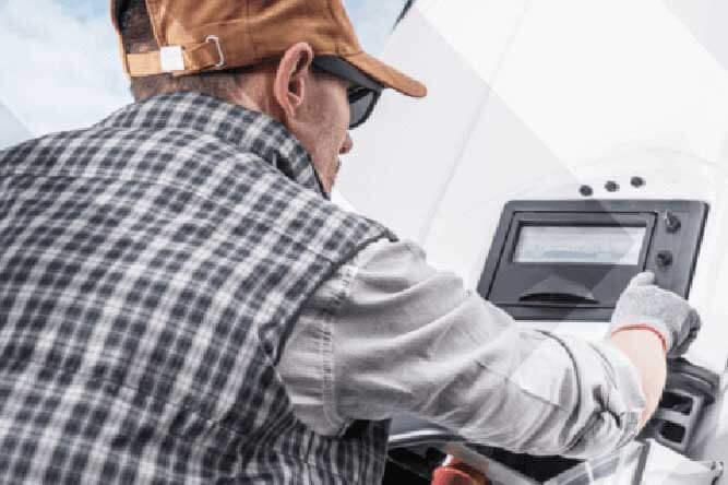 Dry Van vs. Reefer: Which is Best?