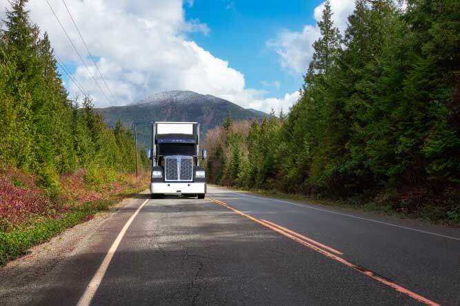 Owner-operator Q2 2026 outlook: Freight volumes and rates rose, but carrier optimism cooled